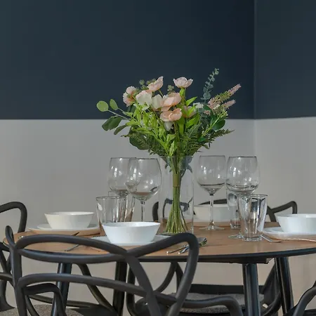Elegant Apartment Near To The Centre Of Poznan By Rent Like Home Екстер'єр фото