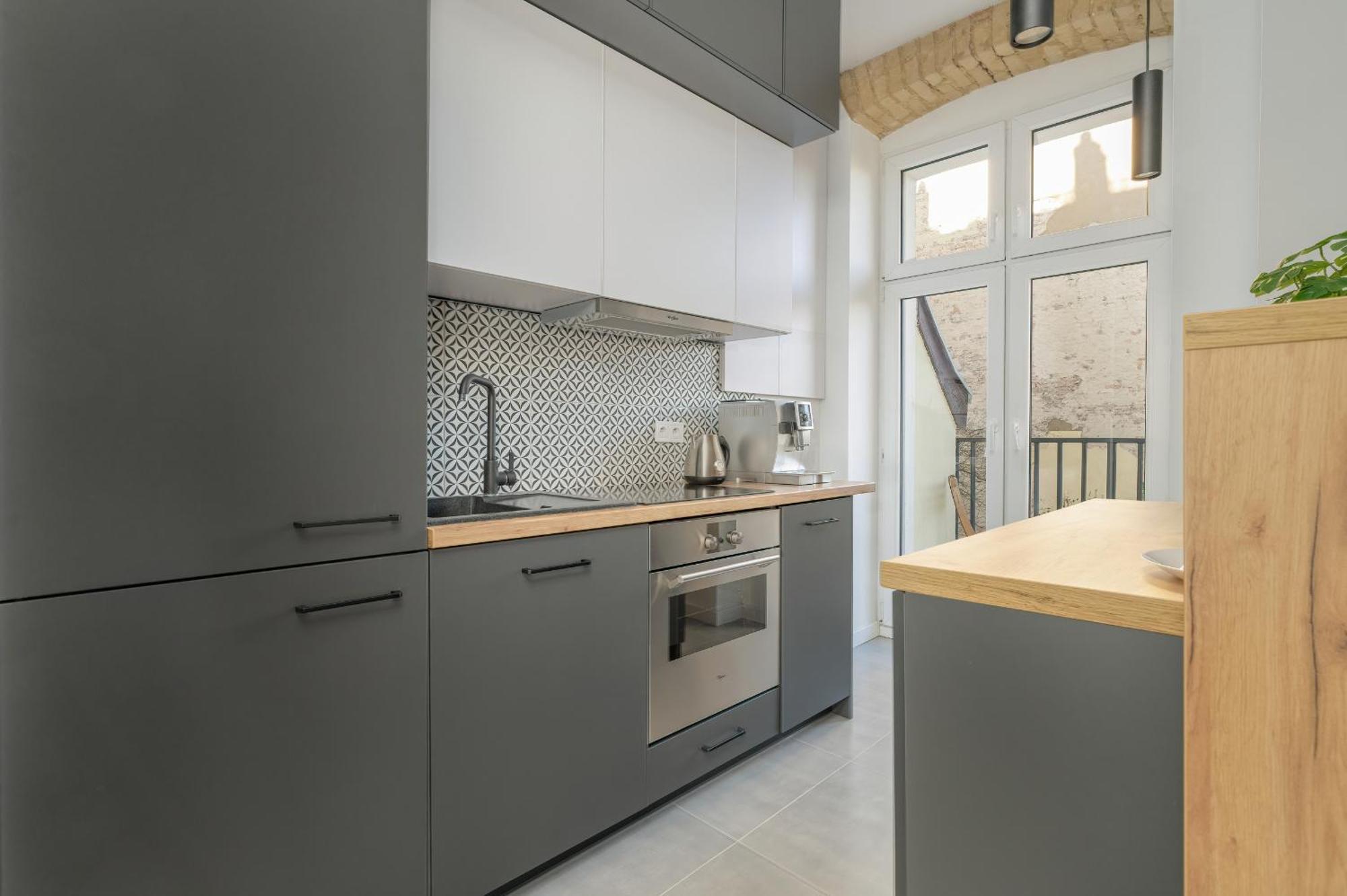 Elegant Near To The Centre Of By Rent Like Apartment