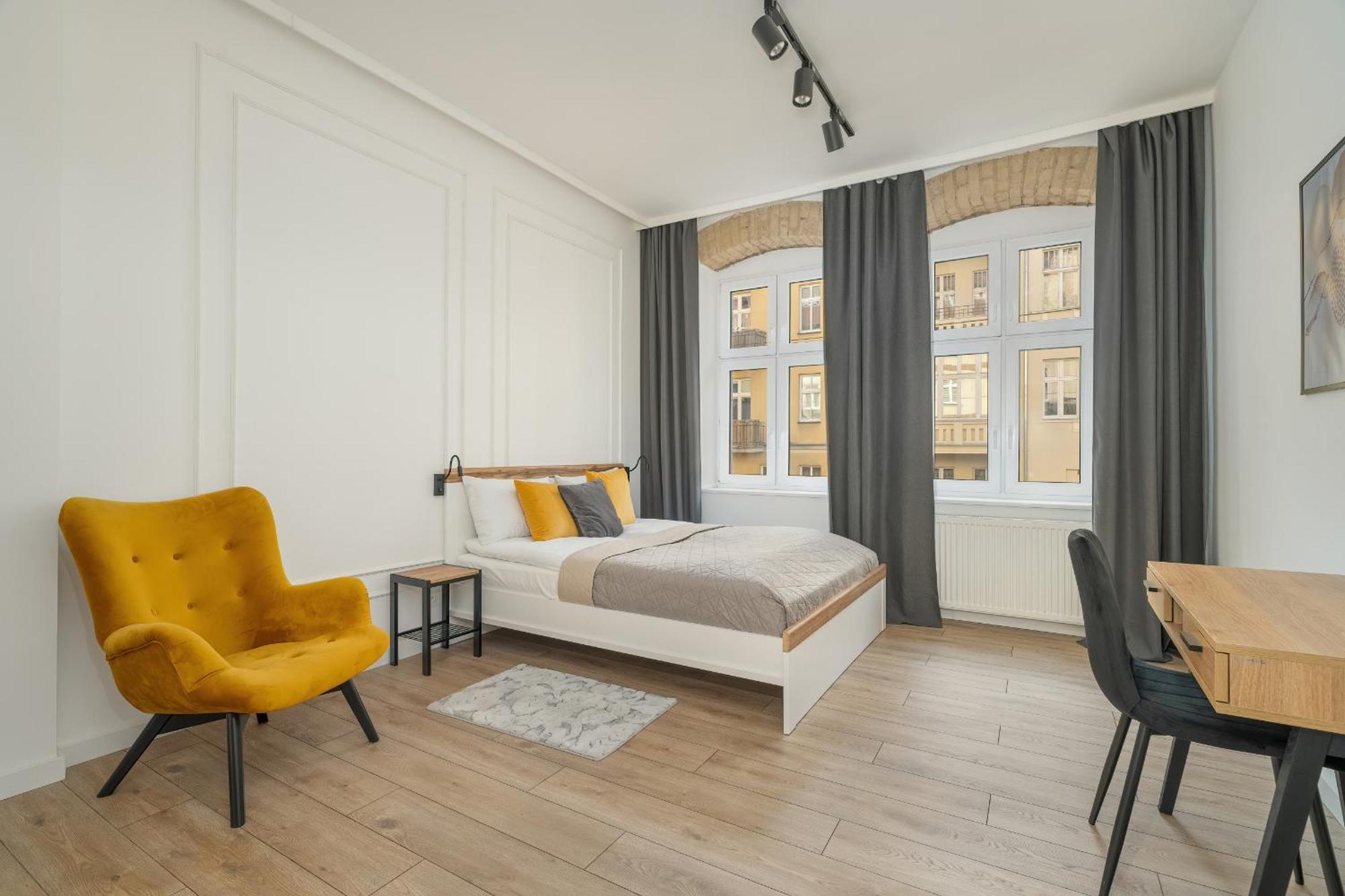 Elegant Near To The Centre Of By Rent Like *