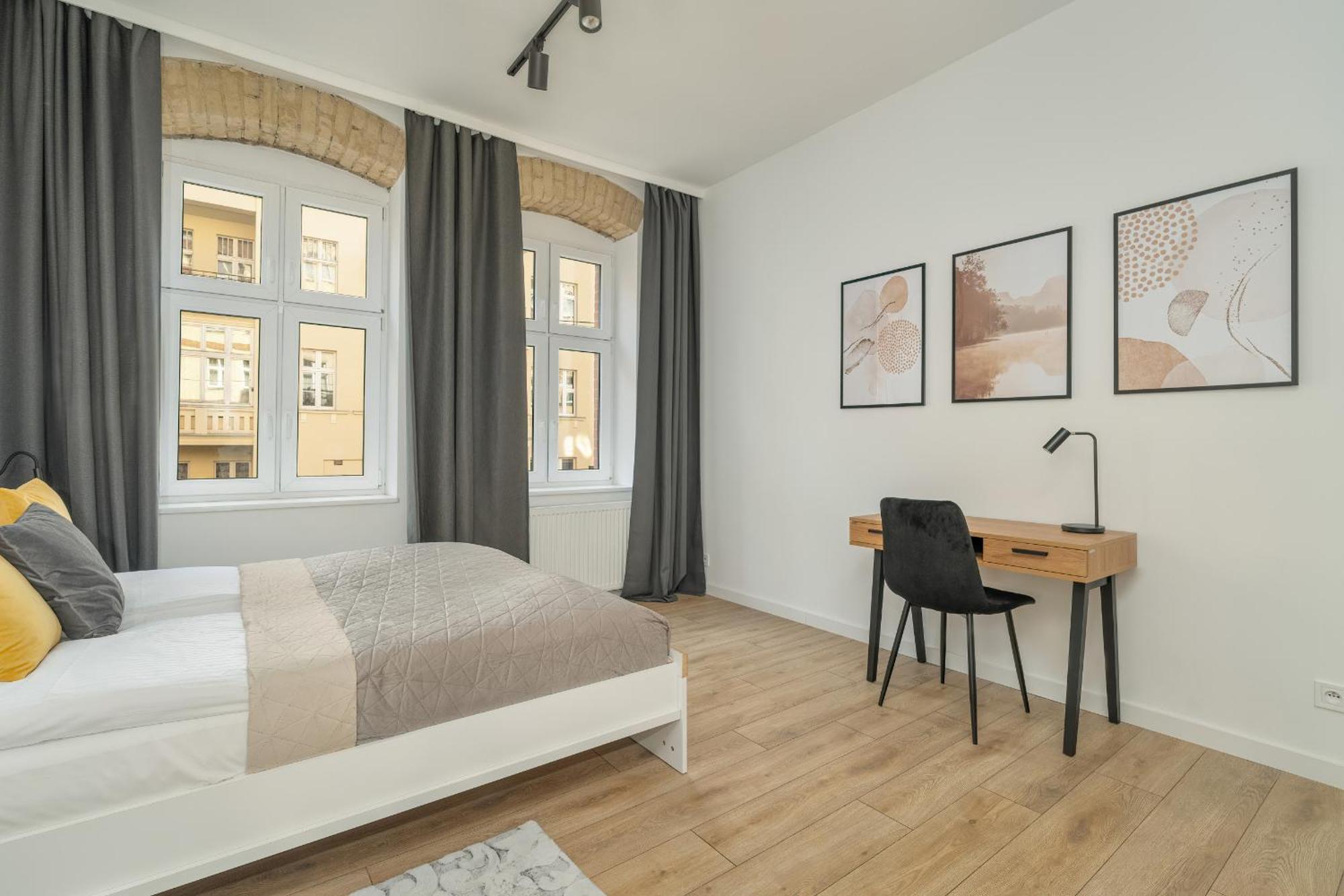 Elegant Near To The Centre Of By Rent Like Apartment *