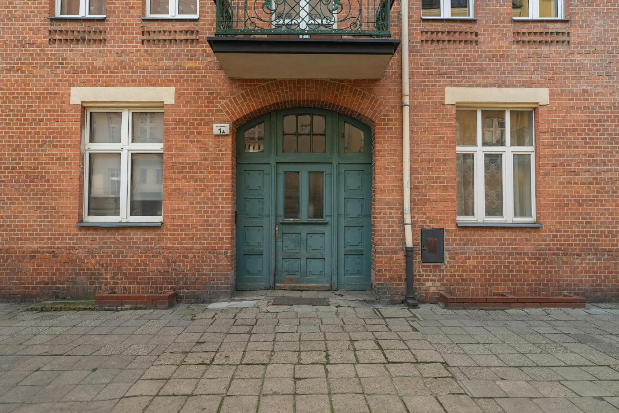 Elegant Near To The Centre Of By Rent Like Apartment *
